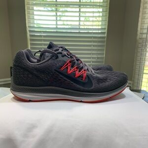 Nike Zoom Winflo 5 Mens Gunsmoke Grey Sneakers Running Shoes Sz 8.5